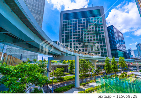 日本の東京都市景観 夏のような日差し…新緑に映える汐留のオフィス街などを望む=5月30日 日本の東京都市景観 夏のような日差し…新緑に映える汐留のオフィス街などを望む=5月30日 115058529