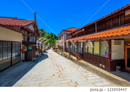 島根県　雲南市　吉田の町並み 115059447