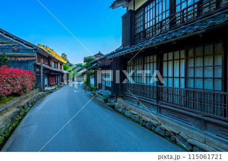 島根県　石見銀山　大森の町並み 115061721