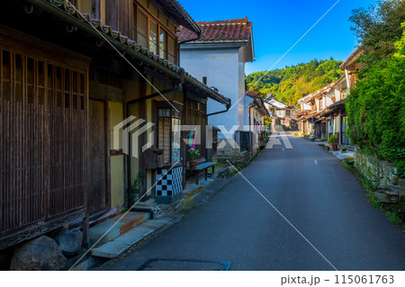 島根県　石見銀山　大森の町並み 115061763