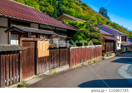 島根県　石見銀山　大森の町並み 115061785