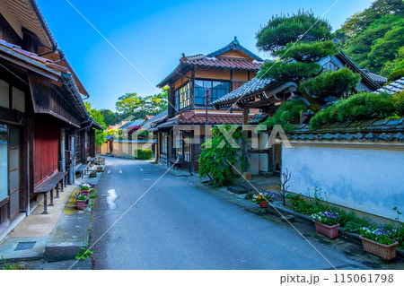 島根県　石見銀山　大森の町並み 115061798