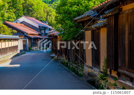 島根県　石見銀山　大森の町並み 115061807