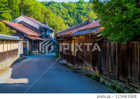 島根県　石見銀山　大森の町並み 115061808