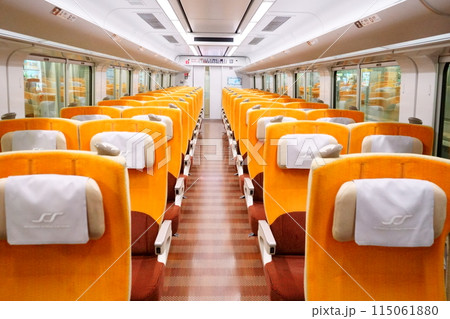 8600系 普通車の車内 8600系 普通車の車内 115061880