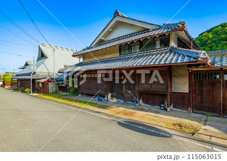 兵庫県　篠山市福住の町並み 115063015