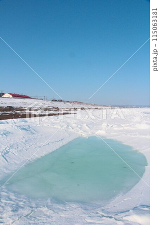 海一面に広がる流氷 115063181