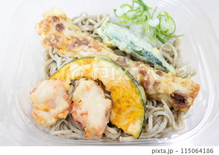 おいしい冷やし天ぷら蕎麦 115064186