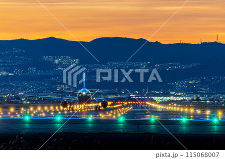 マジックアワーと飛行機 115068007