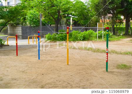鉄棒 115068979