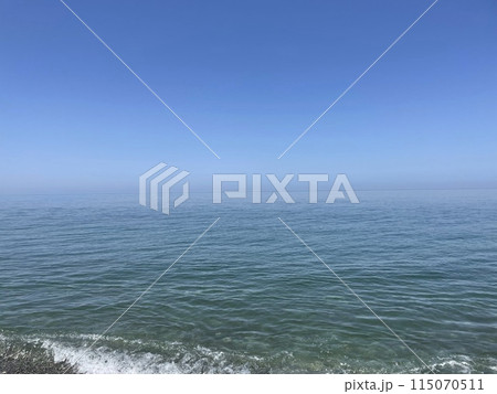 青い空と海 115070511