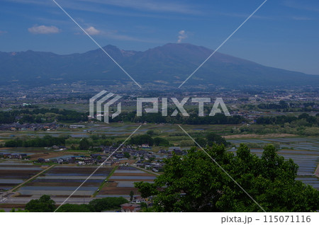 長野県佐久市にある虚空蔵山から見る浅間山の風景 115071116