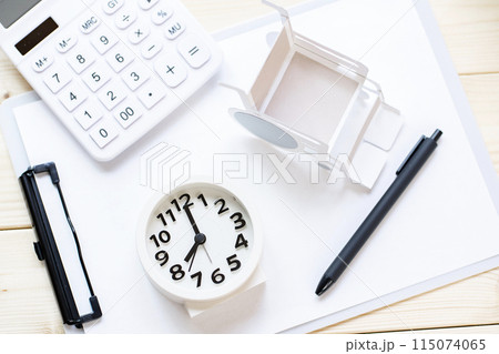 時計　時間　8時　20時　8：00　20：00 115074065