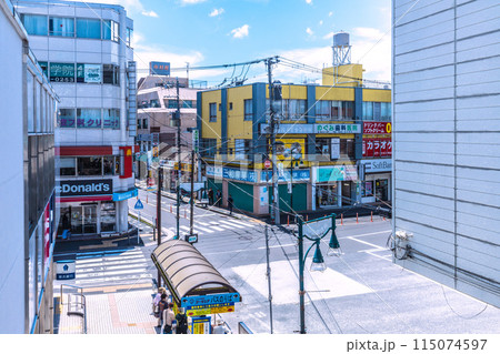 日本の横浜都市景観 横浜市緑区の中山駅前などを望む 日本の横浜都市景観 横浜市緑区の中山駅前などを望む 115074597