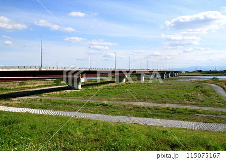 2018年に完成した新しい上武大橋 115075167