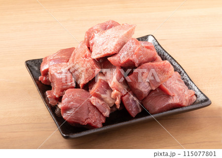 ［アメリカ産］牛タン（カレー　シチュー用） 115077801