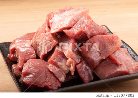［アメリカ産］牛タン（カレー　シチュー用） 115077802