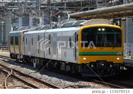 クモヤE493系牽引：久留里線E130系郡山総合車両センター入場回送 115078533