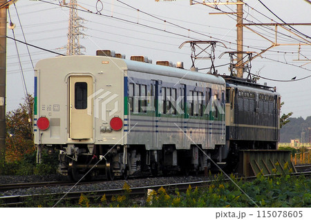 EF65形電気機関車牽引：久留里線キハ38形郡山総合車両センター出場回送 115078605