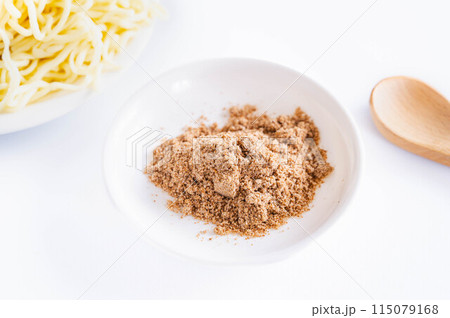 粉末焼きそばソースと麺 115079168