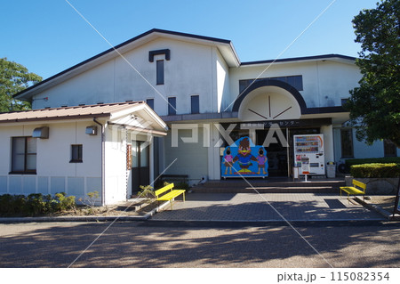 鷲羽山ビジターセンター建物の景色 115082354