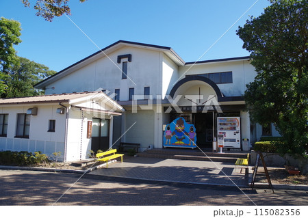 鷲羽山ビジターセンター建物の景色 115082356