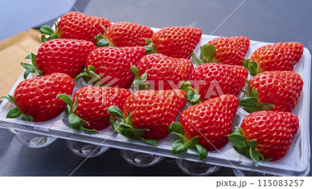 いちご　パック 115083257