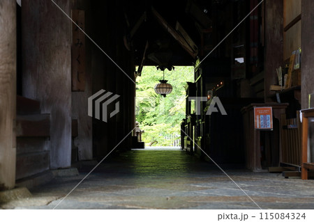 長谷寺〈本堂（国宝）〉【 西国三十三所観音霊場第八番 】／ 奈良県桜井市初瀬 115084324