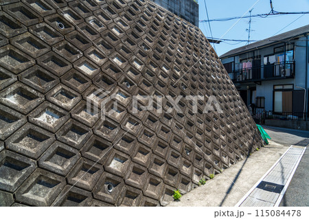 昔の石積み擁壁 115084478