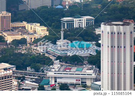 Aerial view of the Dayabumi Complex and the National Mosque of Malaysia in Kuala Lumpur 115085104