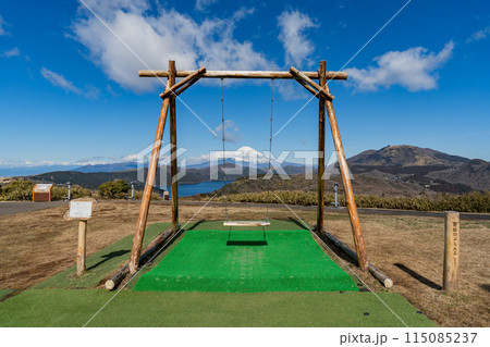 大観山展望台から富士山を望む 115085237