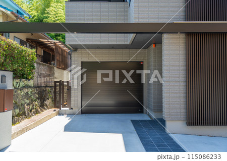 インナーガレージのある家 115086233