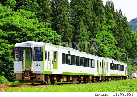 磐越西線を走る列車 115086953