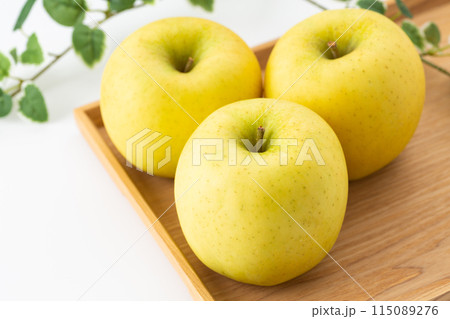 青リンゴ（シナノゴールド） 115089276