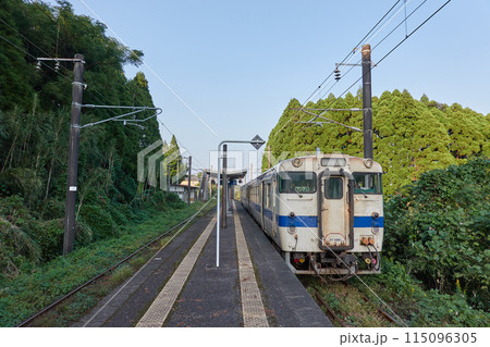 ローカル線 駅停車中 ローカル線 駅停車中 115096305