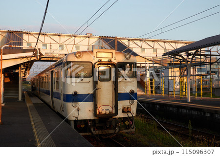 都城駅 吉都線 駅停車中 115096307