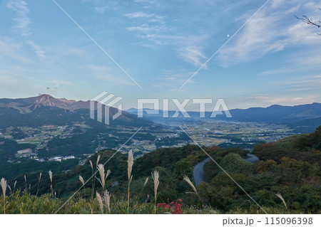 阿蘇山山の風景 115096398