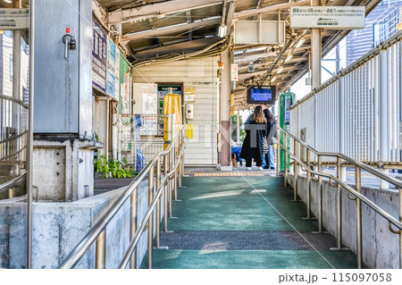 神奈川県鎌倉市の都市風景 和田塚駅 神奈川県鎌倉市の都市風景 和田塚駅 115097058