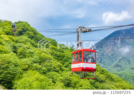「栃木県」展望台へ向かう明知平ロープウェイ・日光 「栃木県」展望台へ向かう明知平ロープウェイ・日光 115097255