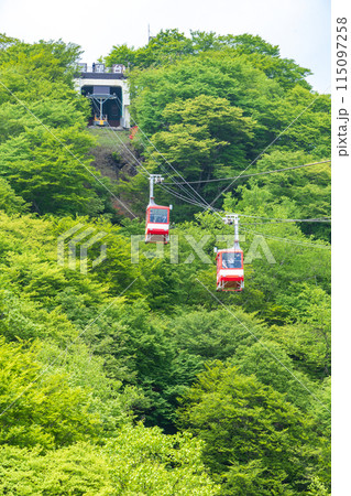 「栃木県」展望台へ向かう明知平ロープウェイ・日光 「栃木県」展望台へ向かう明知平ロープウェイ・日光 115097258
