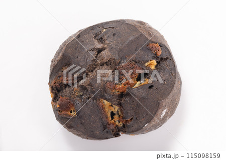 菓子パン ホワイトチョコレート入りココアパン 菓子パン ホワイトチョコレート入りココアパン 115098159