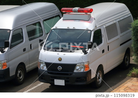 警察車両（護送車） 115098319