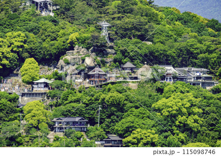 向島からの尾道の街並み　千光寺　広島県尾道市 115098746
