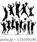 子どもたちが楽しそうにはしゃぐシルエット 115099146