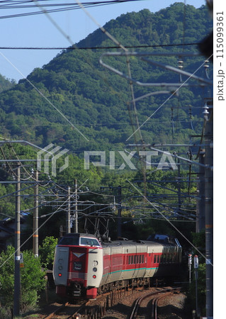 伯備線山岳区間に挑む381系特急やくも_2024/5/17撮影 伯備線山岳区間に挑む381系特急やくも_2024/5/17撮影 115099361
