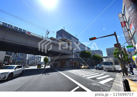  阪急電車　伊丹駅 115099757