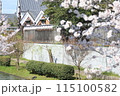 酒蔵と桜の風景 115100582
