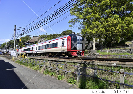 犬山遊園駅を出発した名古屋鉄道2201車両 115101755