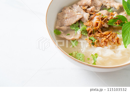 Pho Bo vietnamese soup with pork and rice noodles Pho Bo vietnamese soup with pork and rice noodles 115103532