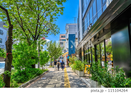 東京都世田谷区の都市風景　桜新町駅 115104264